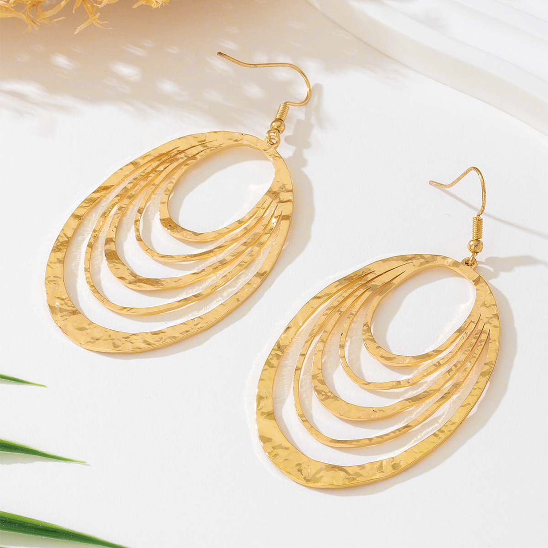 Auryn triple oval earrings