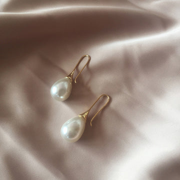 Perle — Pearl-Effect Teardrop Earrings